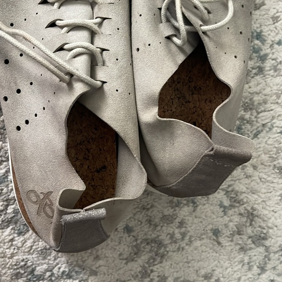OTBT Alstead Tennis Shoes size 10 - Picture 7 of 11